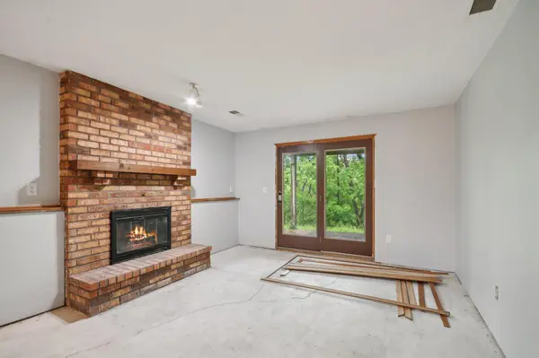 5881 Covington LN, Minnetonka, MN 55345