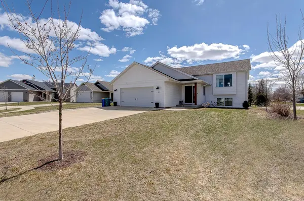 365 Autumn Hills PL NE,  Owatonna,  MN 55060