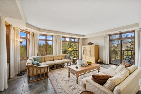 5555 Dewey Hill RD #302, Edina, MN 55439