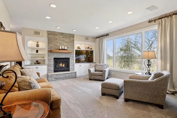 2543 Bridle Creek TRL, Chanhassen, MN 55317