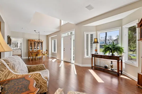 2543 Bridle Creek TRL, Chanhassen, MN 55317