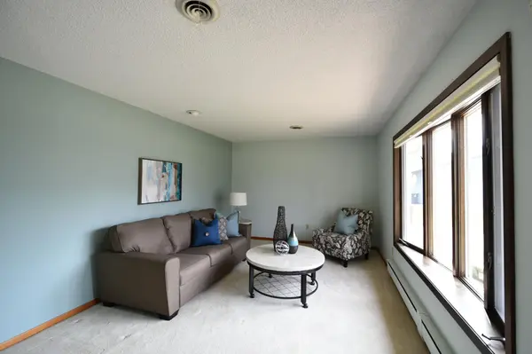 46282 186th Avenue CT, Zumbrota, MN 55992