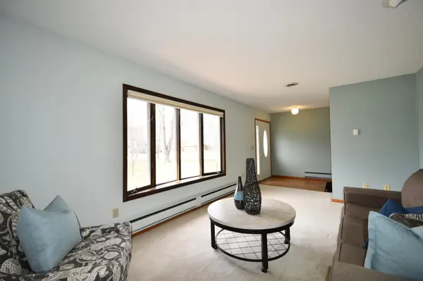 46282 186th Avenue CT, Zumbrota, MN 55992