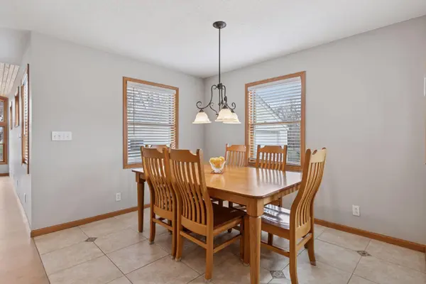 2029 Emerald LN, Eagan, MN 55122