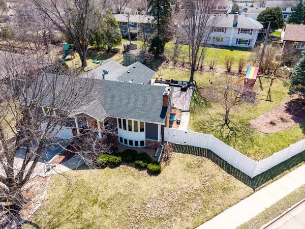 5717 Grace TER, Edina, MN 55439