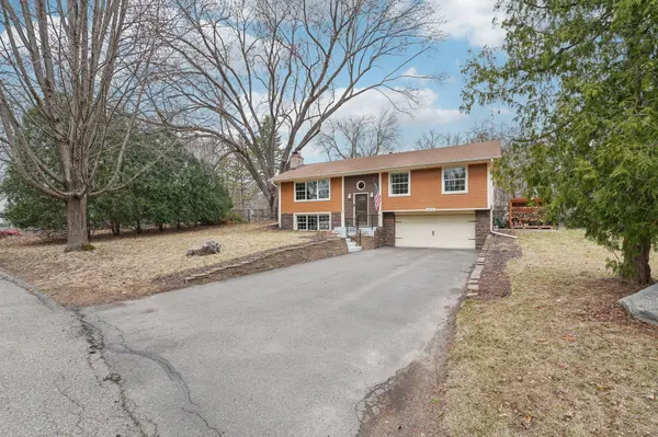 16210 Woodland LN, Minnetonka, MN 55345