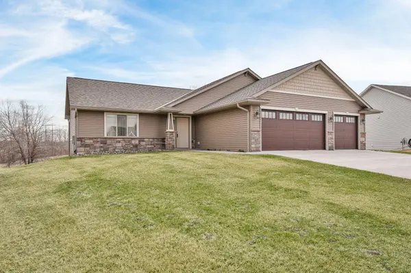 4210 Eaton CIR NE, Monticello, MN 55362
