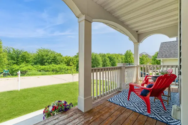 1810 Cherry CIR, Carver, MN 55315