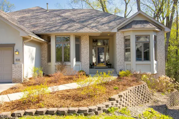 1840 Deer Pond CIR, Eagan, MN 55122