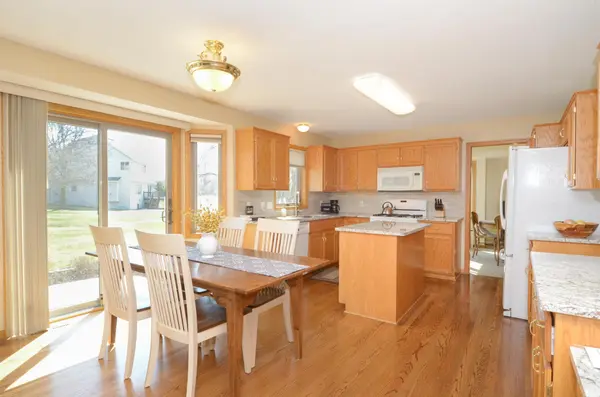10013 Hidden Oaks LN N, Champlin, MN 55316