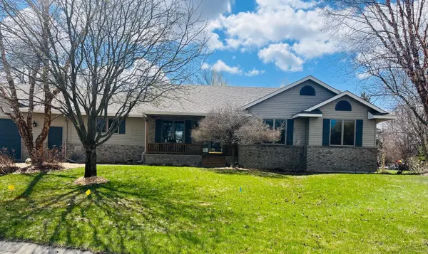 2202 10th Street CIR NE, Buffalo, MN 55313