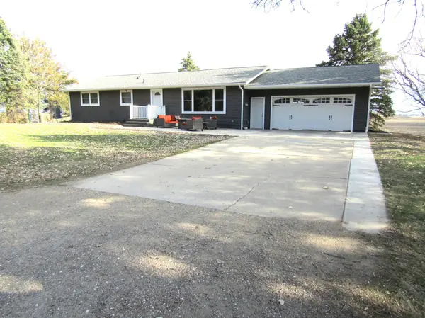 110 90th ST SE, Maynard, MN 56241