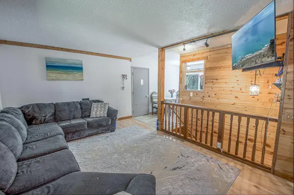 30 Buckskin BLVD SE, Isanti, MN 55040