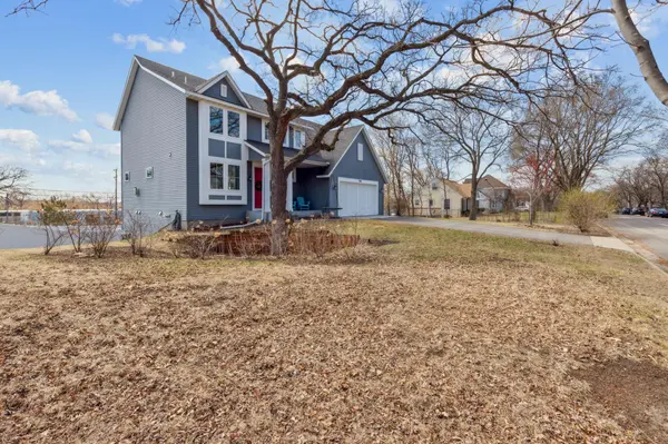 7701 Edgebrook DR, Saint Louis Park, MN 55426