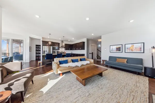 7701 Edgebrook DR, Saint Louis Park, MN 55426