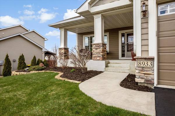 8933 197th ST W, Lakeville, MN 55044