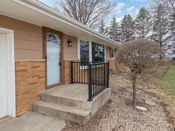 1225 Country TRL W, Jordan, MN 55352