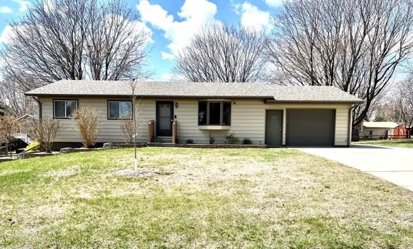 1212 12th ST SE, Willmar, MN 56201