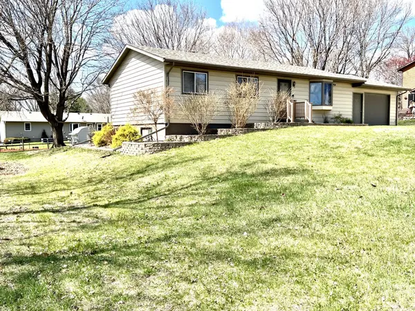 1212 12th ST SE, Willmar, MN 56201