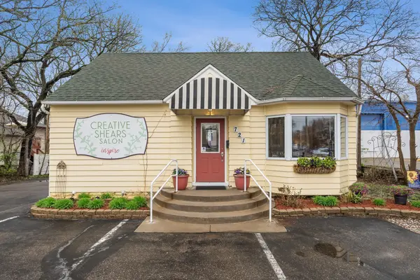 721 E River RD, Anoka, MN 55303