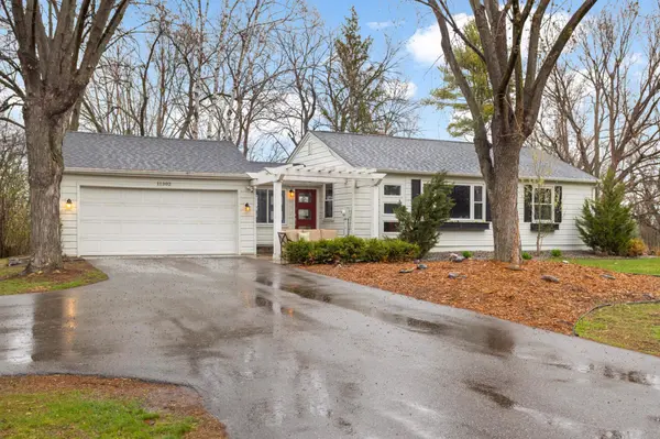 11302 Lorry LN, Minnetonka, MN 55305