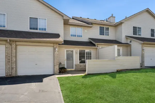 2775 Ranchview LN N #10, Plymouth, MN 55447