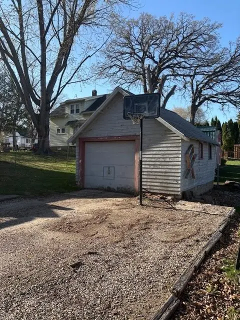 585 Franklin ST SW, Hutchinson, MN 55350