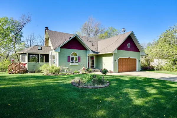 7785 214th ST N, Forest Lake, MN 55025
