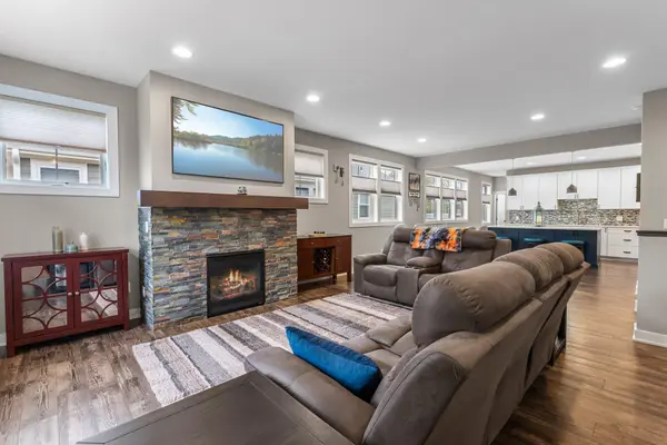 15590 Duck Trail LN, Apple Valley, MN 55124