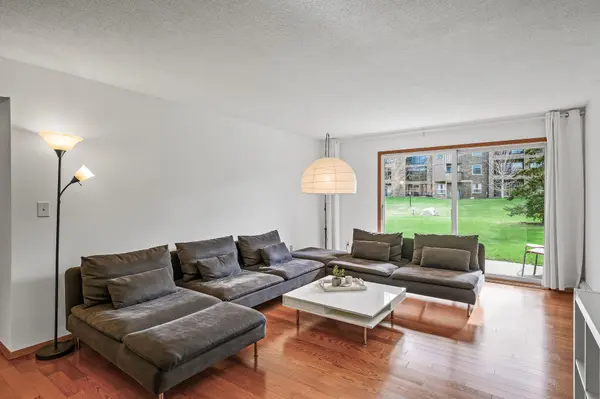 2200 Midland Grove RD #110, Roseville, MN 55113