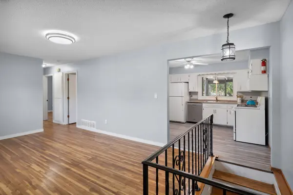 4328 Nicols RD, Eagan, MN 55122