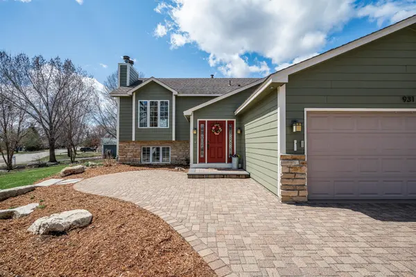 931 Saddlebrook TRL, Chanhassen, MN 55317