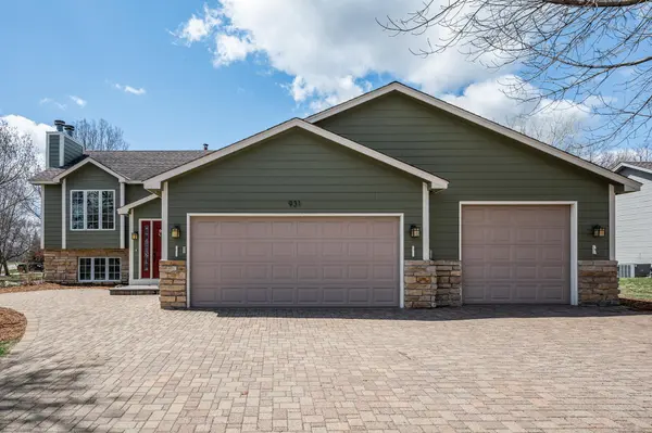 931 Saddlebrook TRL, Chanhassen, MN 55317