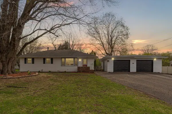 1336 Glynview TRL, Faribault, MN 55021