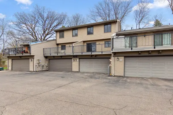 4361 Arden View CT, Arden Hills, MN 55112