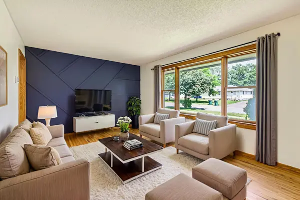 11352 Olive ST NW, Coon Rapids, MN 55448