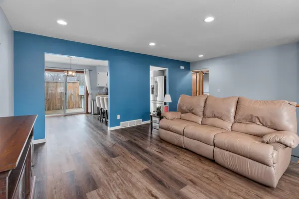 7350 Bagpipe BLVD, Eden Prairie, MN 55346