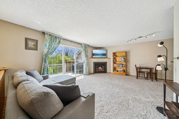 314 Brickyard DR, Chaska, MN 55318