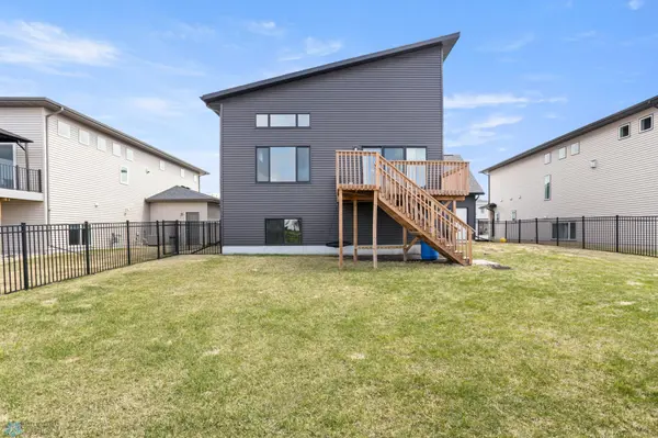 2228 10th CT W, West Fargo, ND 58078