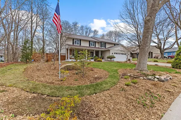 9125 Kingsview LN N, Maple Grove, MN 55369