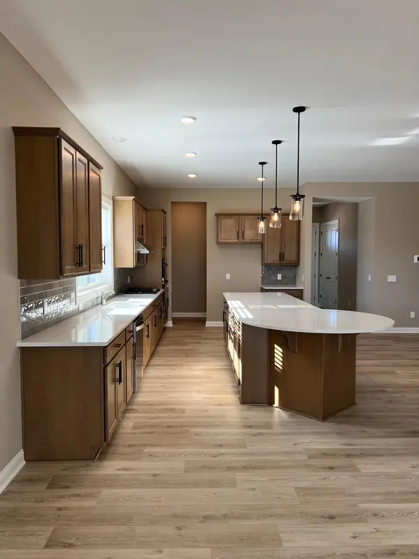 501 Hammers CT, Chaska, MN 55318