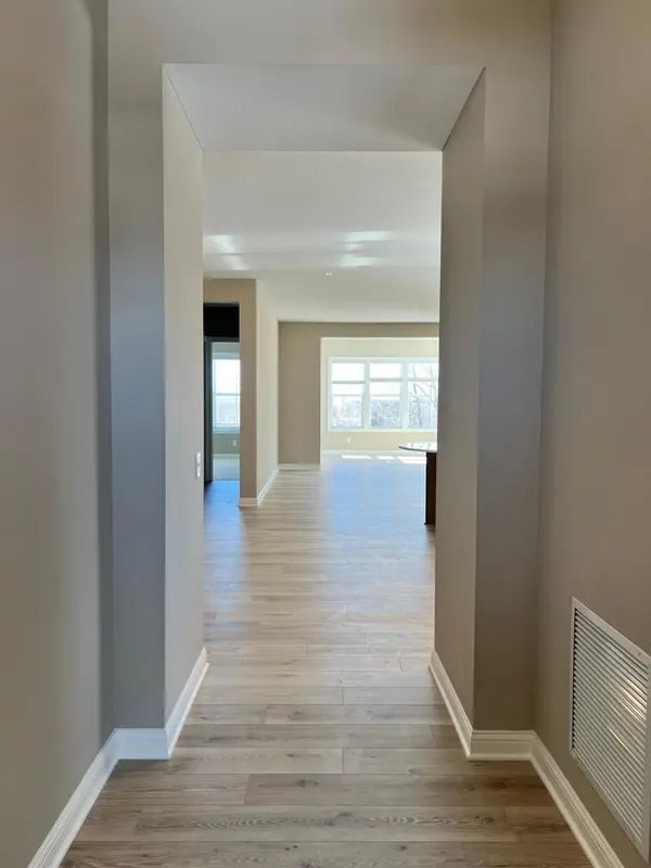 501 Hammers CT, Chaska, MN 55318