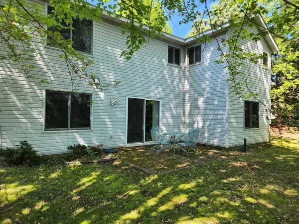 9970 Starlight DR, Woodbury, MN 55125