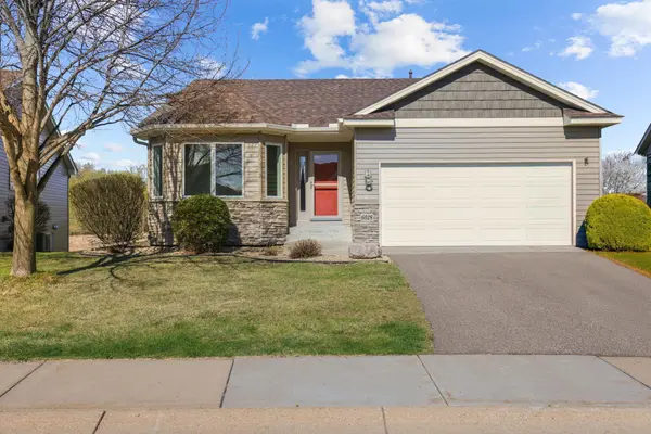 6028 Iris LN, Rockford, MN 55373