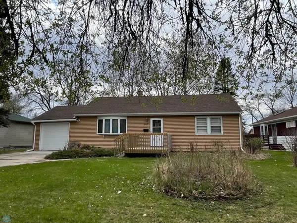 847 3rd ST N, Wahpeton, ND 58075