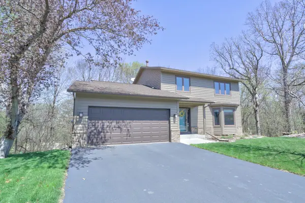 750 Saddle Wood DR, Eagan, MN 55123