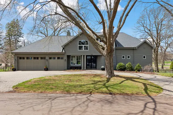 125 Chevy Chase DR, Wayzata, MN 55391