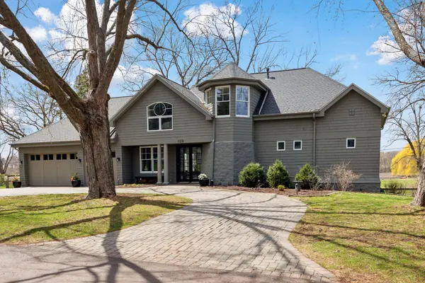 125 Chevy Chase DR, Wayzata, MN 55391