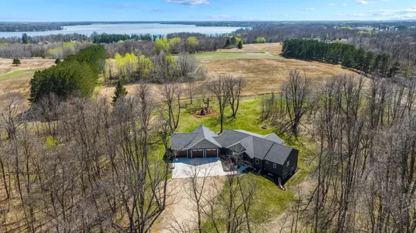 902 Woodsmen CT NE, Alexandria, MN 56308