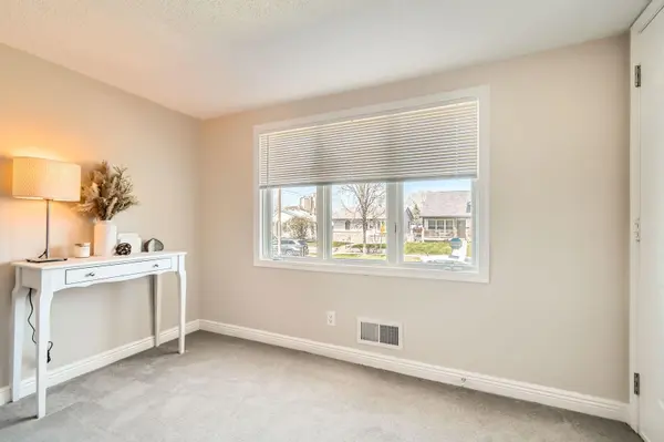 1802 Nebraska AVE E, Saint Paul, MN 55119